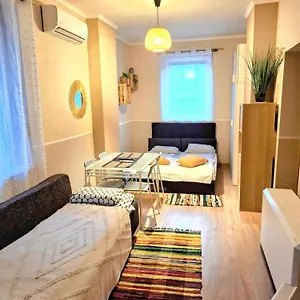 Night Host Trzebnicka 56 Free Parking Wrocław